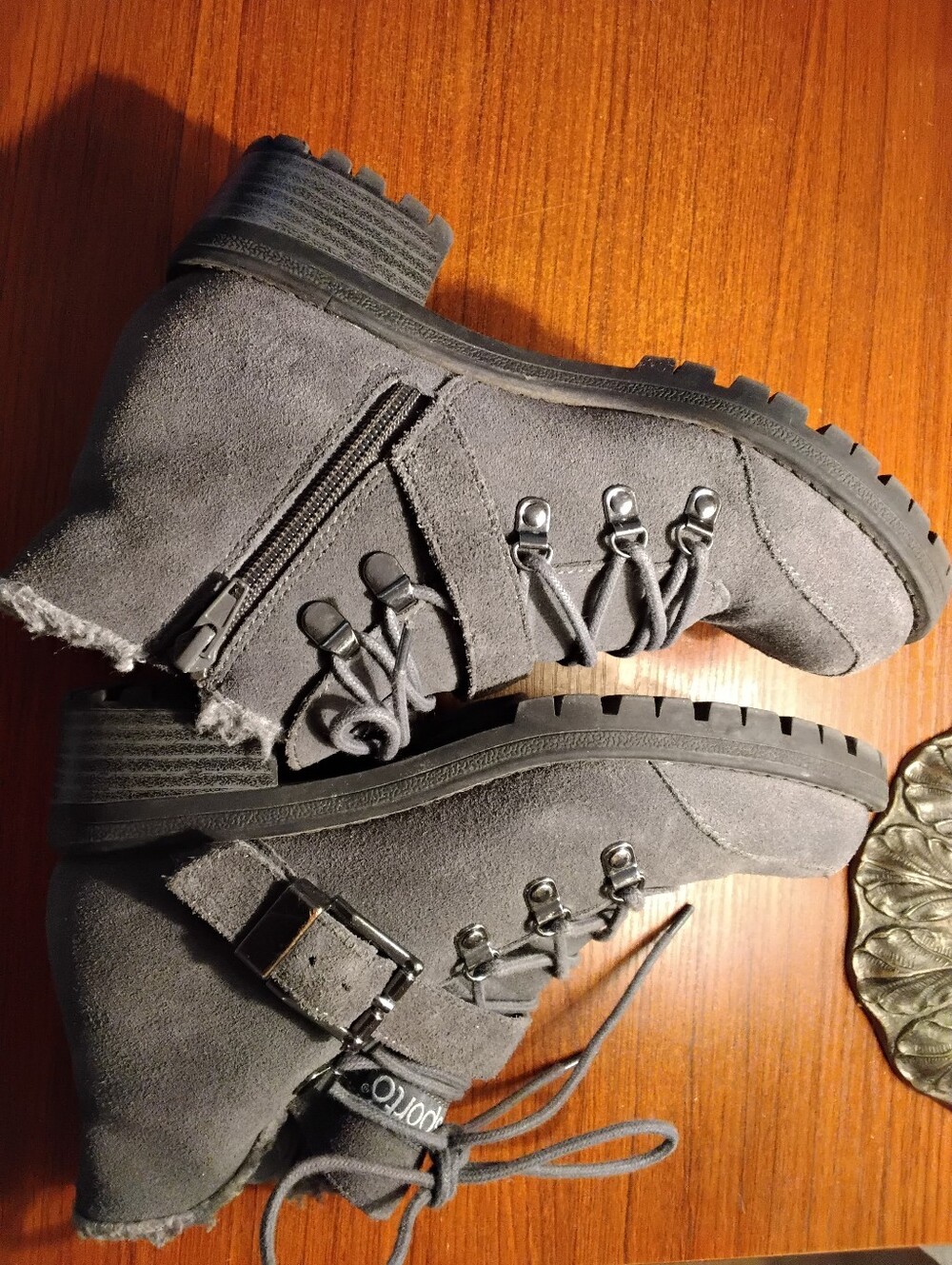 Sporto Women's size 6 1/2 6.5 WIDE Gray Suede Lace-Up Buckle Ankle suede Boots